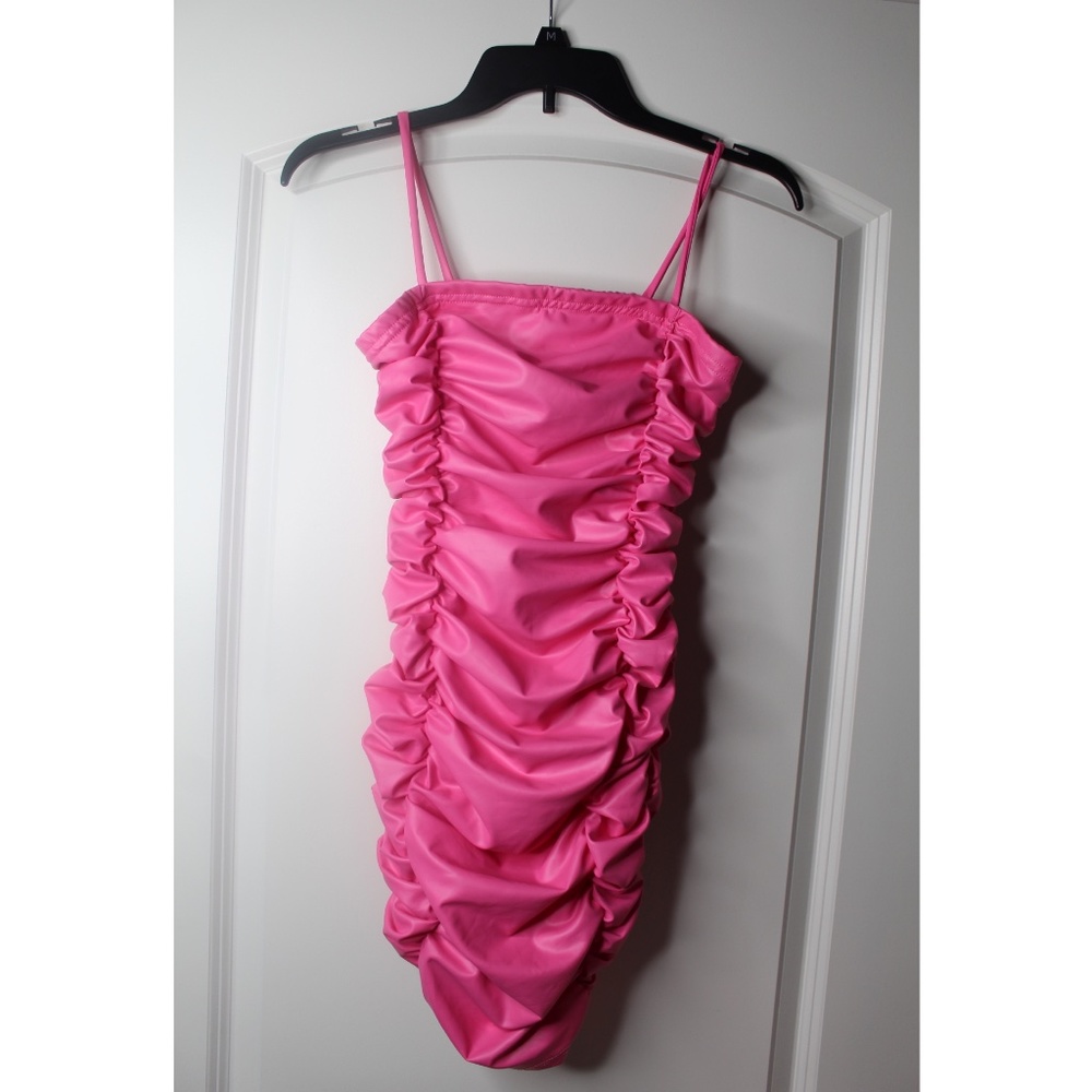 🔥HOT PINK MINI DRESS🔥